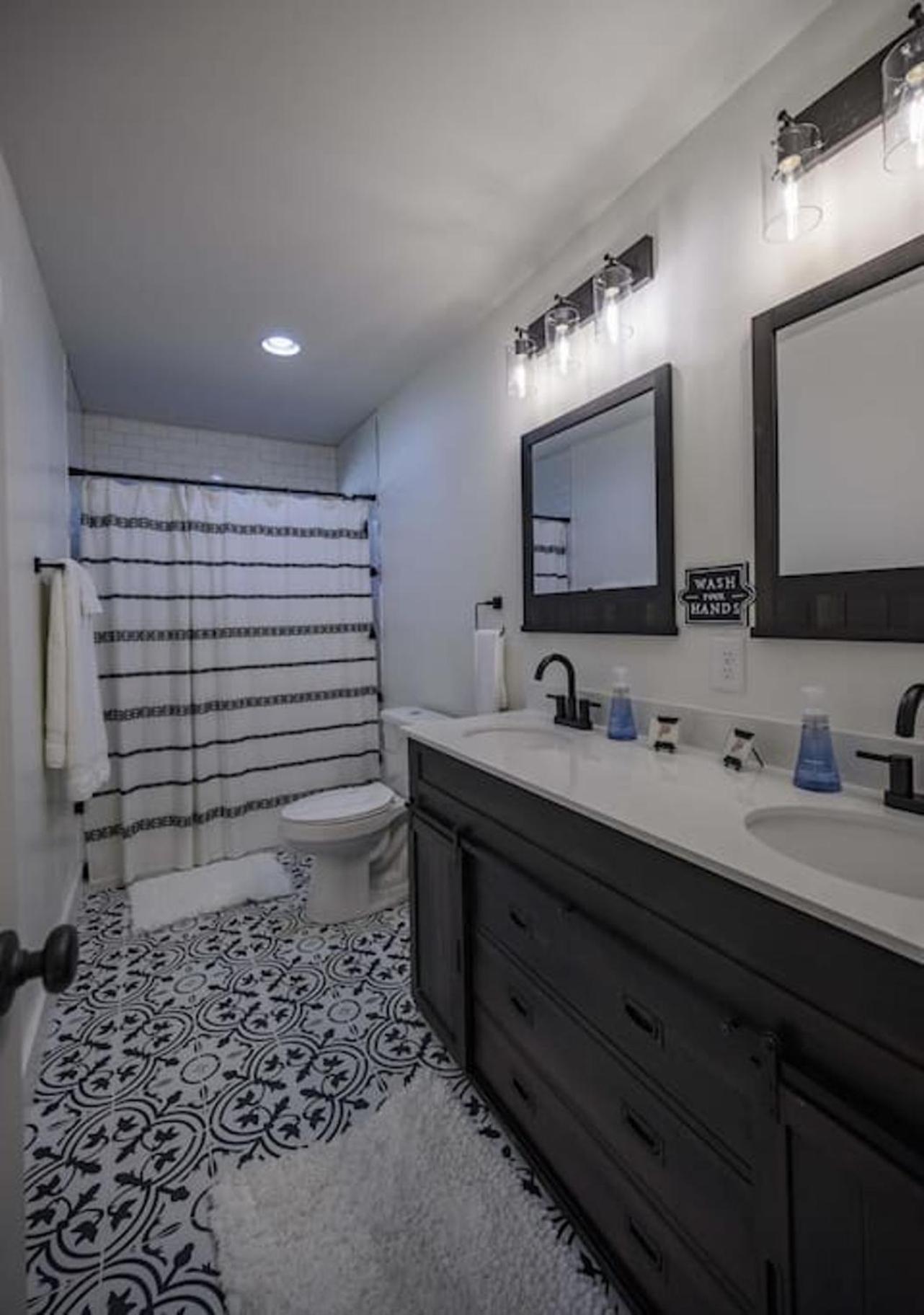 Gorgeous Renovated Home With Large & Private Lot Winchester Bagian luar foto